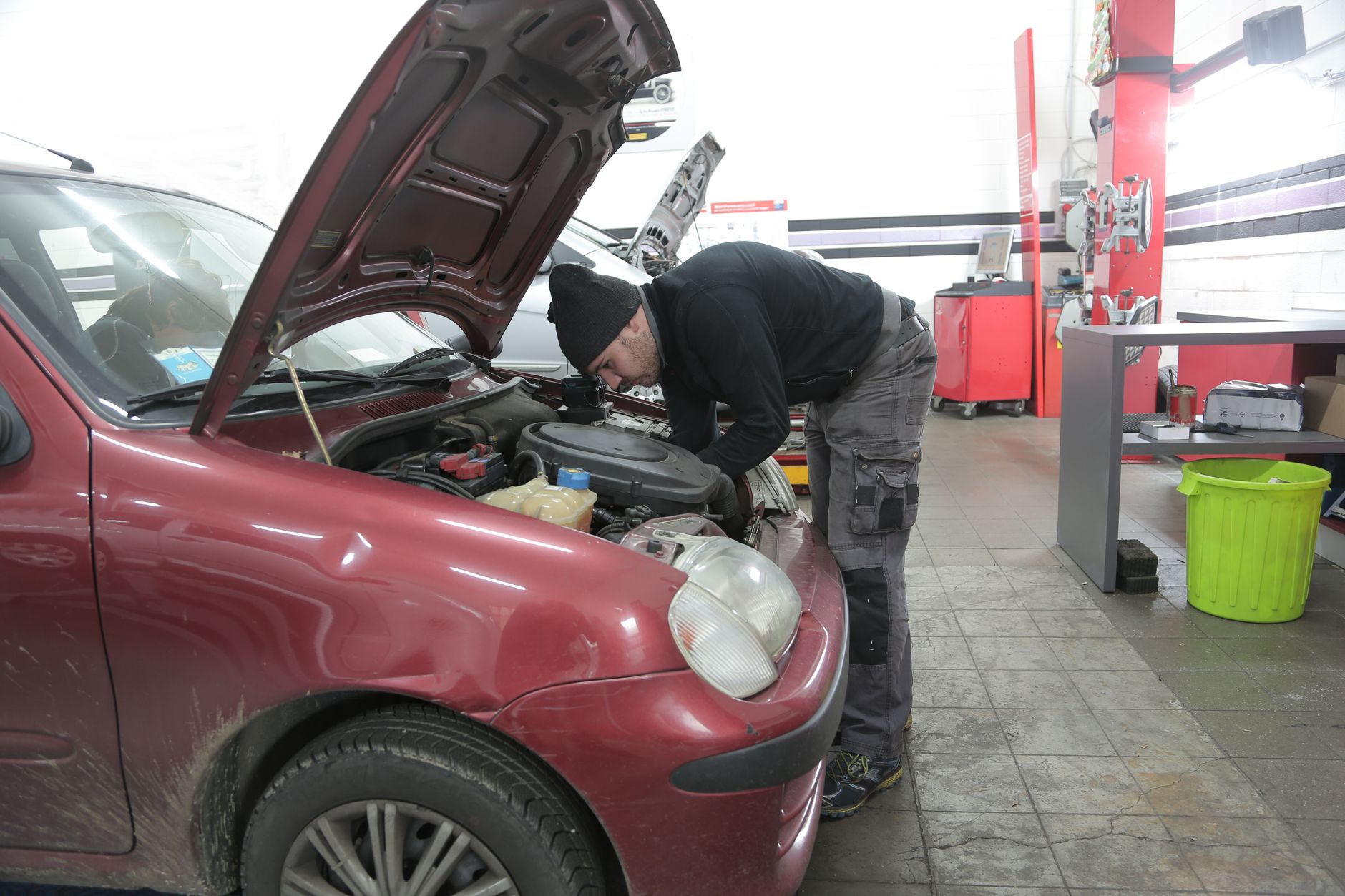 Réparation voiture équipe à Villeurbanne